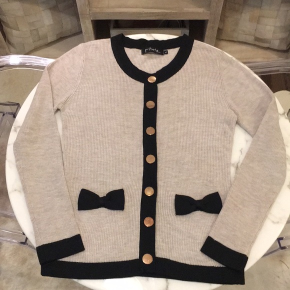 Sweater - Picture 1 of 4